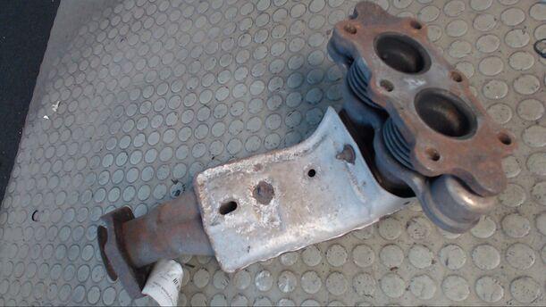 Foto: AUSPUFFROHR VORN eines VW Golf 1.6