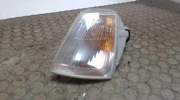 Foto: BLINKER / BLINKLEUCHTE LINKS eines Renault Clio