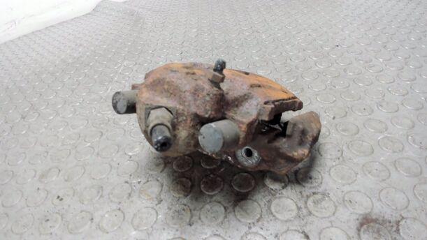 Foto: BREMSSATTEL VORN LINKS eines Ford Sierra Turnier