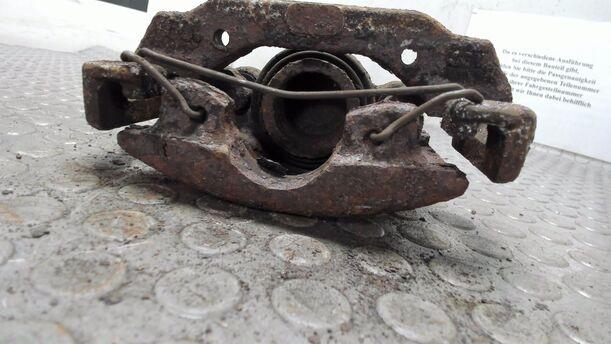 Foto: BREMSSATTEL VORN LINKS eines Ford Sierra Turnier