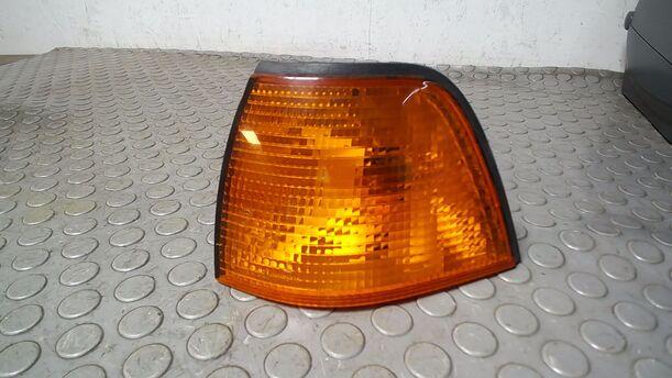 Foto: BLINKER LINKS eines BMW 318i