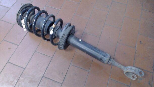 Foto: FEDERBEIN VORN LINKS eines Audi A4 1.8