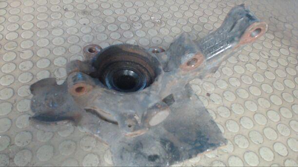 Foto: ACHSSCHENKEL VORNE LINKS eines AUDI 80 AVANT 1,6