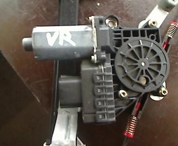 Foto: FENSTERHEBER MIT MOTOR VR eines Ford Mondeo 1.8