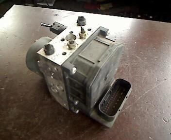 Foto: HAUPTBREMSAGGREGAT ABS eines Ford Mondeo 1.8