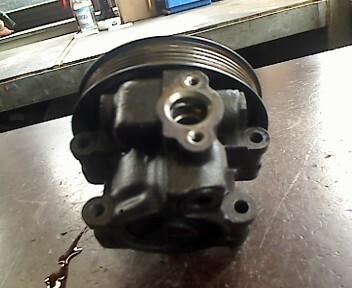 Foto: LENKGETRIEBEPUMPE eines Ford Mondeo 1.8