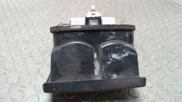 Foto: HECKLEUCHTE / RÜCKLEUCHTE AUSSEN LINKS eines Renault R 21 Nevada