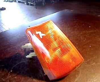 Foto: BLINKER VORN KOMPLETT R eines Opel Kadett e CLD