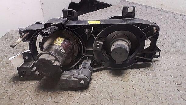Foto: DOPPELSCHEINWERFER LINKS (BOSCH) eines BMW 520i touring (C)