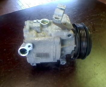 Foto: KOMPRESSOR KLIMAANLAGE eines Fiat Stilo 1.2 16V GL