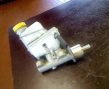 Foto: HAUPTBREMSZYLINDER eines Fiat Punto 1.2 8V GL