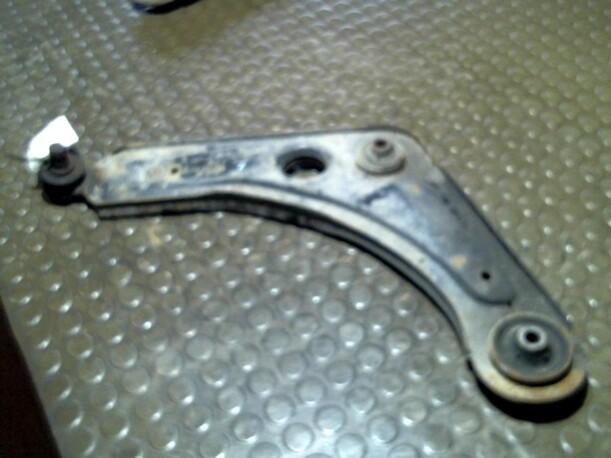Foto: QUERLENKER VORN LINKS eines Ford Escort GL