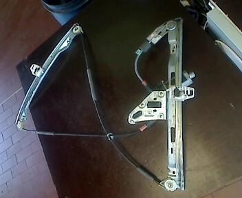 Foto: FENSTERHEBER MIT MOTOR VL eines Peugeot 206 75