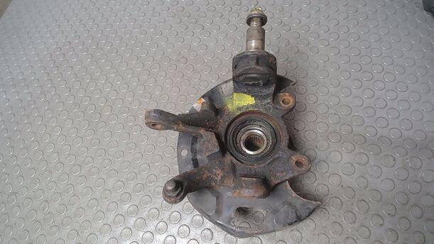 Foto: ACHSSCHENKEL VORNE LINKS eines Nissan Primera 1.6 SLX