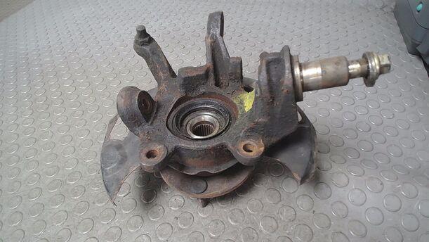 Foto: ACHSSCHENKEL VORNE LINKS eines Nissan Primera 1.6 SLX