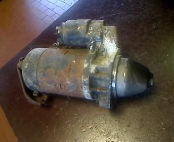 Foto: ANLASSER / STARTER BOSCH eines Mercedes-Benz 190 E
