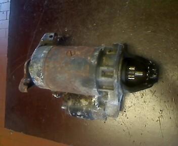 Foto: ANLASSER / STARTER BOSCH eines Mercedes-Benz 190 E