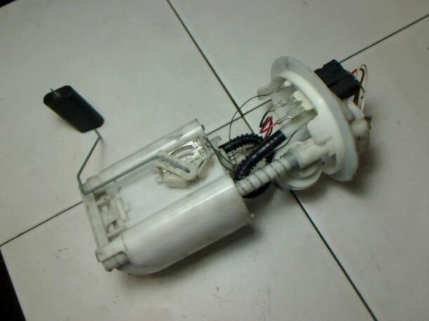 Foto: KRAFTSTOFFPUMPE eines Peugeot 206 CC 110