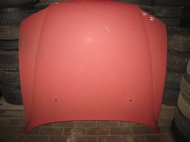 Foto: MOTORHAUBE eines Opel Vectra 1.6