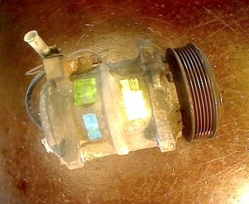 Foto: KOMPRESSOR KLIMAANLAGE eines Volvo 850 2.5-10V