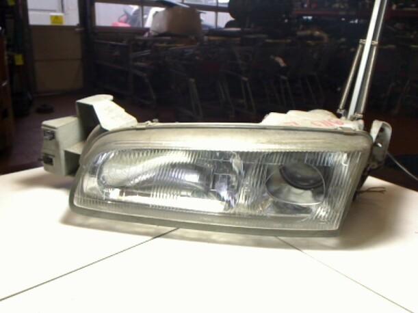 Foto: SCHEINWERFER LINKS eines Mazda 626 1.9i