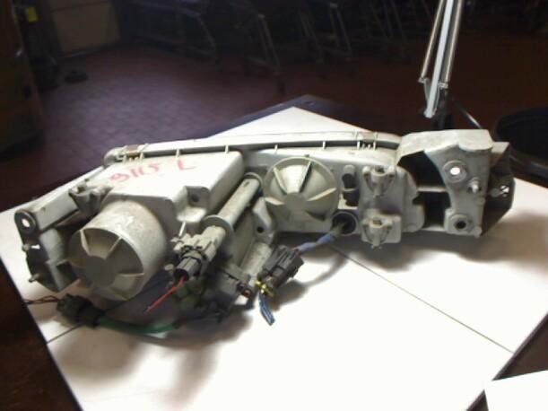 Foto: SCHEINWERFER LINKS eines Mazda 626 1.9i