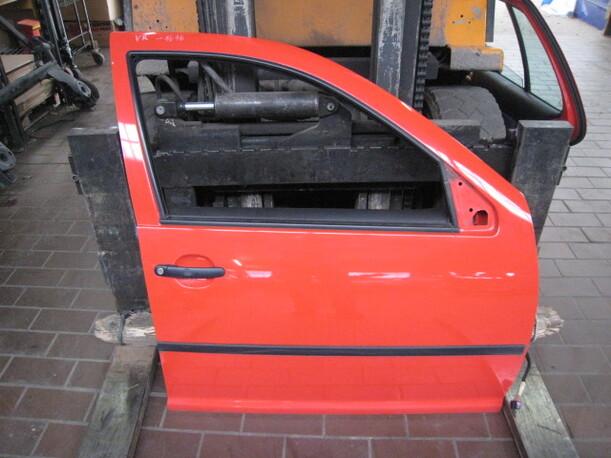 Foto: TÜR VORNE RECHTS (4/5-Türer) eines VW Golf 1.6
