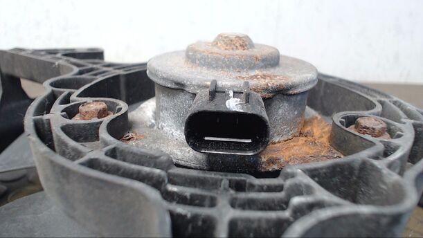 Foto: ELEKTROLÜFTER eines Mitsubishi Carisma GDI
