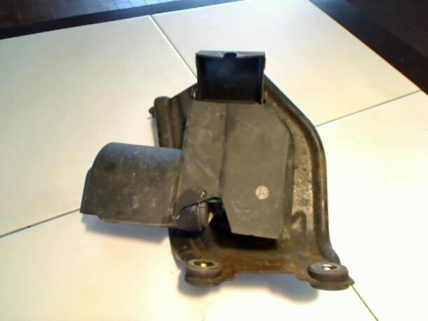 Foto: SCHEIBENWISCHERMOTOR VORN eines Mitsubishi Space Star GDI 1800