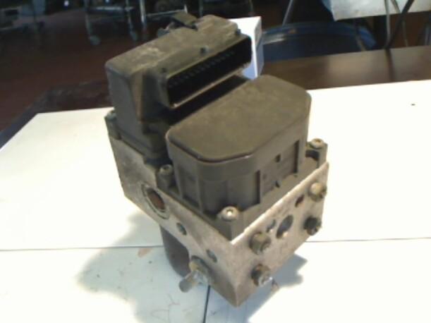 Foto: HAUPTBREMSAGGREGAT ABS eines Mitsubishi Space Star GDI 1800