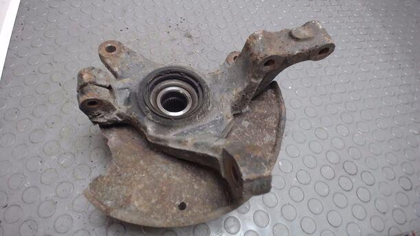 Foto: ACHSSCHENKEL VORNE RECHTS eines Mazda 626 1.9i