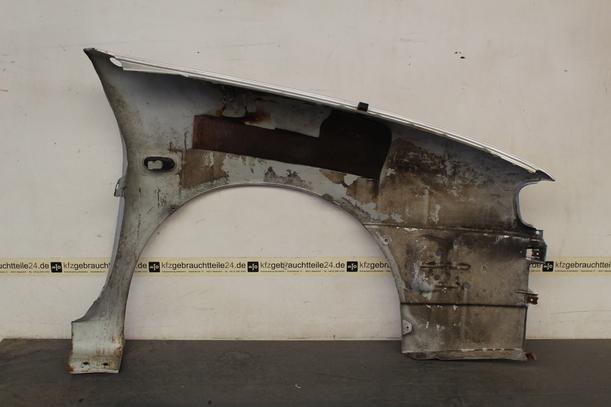 Foto: KOTFLÜGEL LINKS eines Seat Cordoba 1.6i