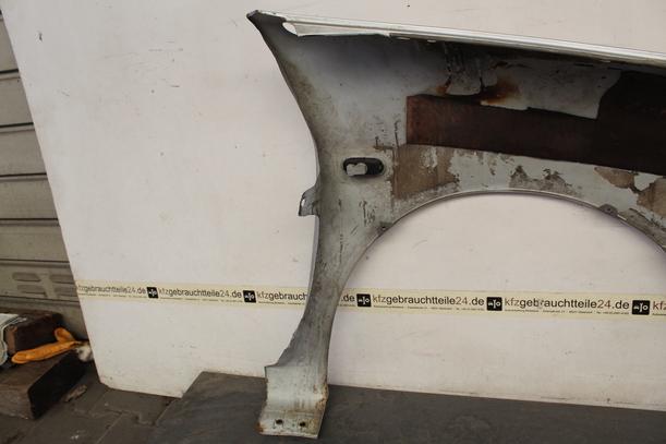 Foto: KOTFLÜGEL LINKS eines Seat Cordoba 1.6i