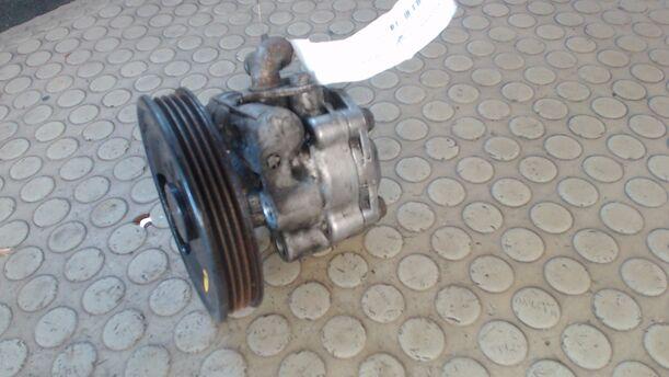 Foto: LENKGETRIEBEPUMPE / SERVOPUMPE eines Mazda MX-3