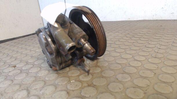 Foto: LENKGETRIEBEPUMPE / SERVOPUMPE eines Mazda MX-3