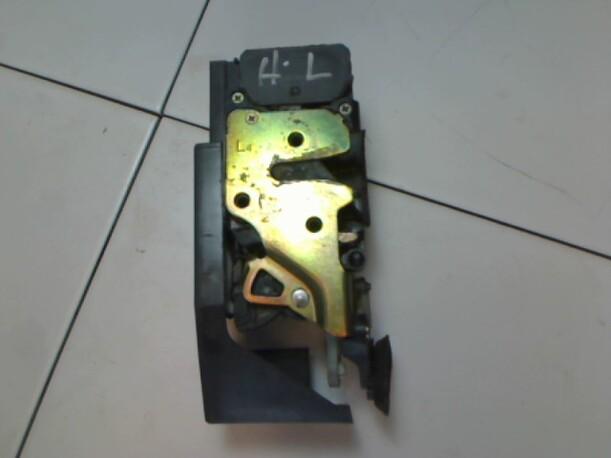 Foto: TÜRSCHLOSS HINTEN LINKS eines Alfa Romeo 156 1.6 16V Twin Spark