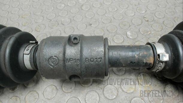Foto: ANTRIEBSWELLE LINKS eines Alfa Romeo 156 1.6 16V Twin Spark
