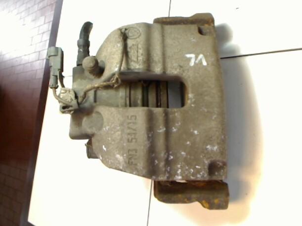 Foto: BREMSSATTEL VORN LINKS eines Alfa Romeo 156 1.6 16V Twin Spark