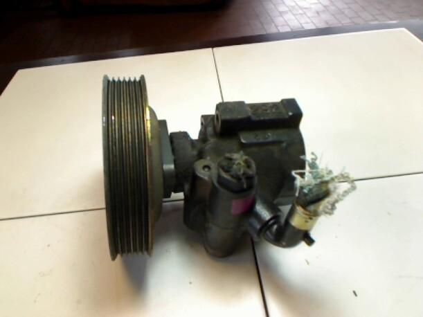 Foto: LENKGETRIEBEPUMPE eines Alfa Romeo 156 1.6 16V Twin Spark