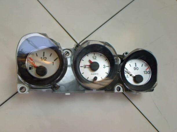 Foto: ZUSATZINSTRUMENT eines Alfa Romeo 156 1.6 16V Twin Spark