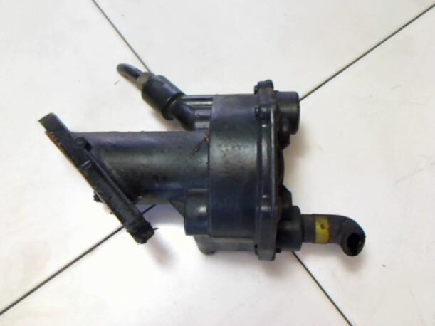 Foto: VAKUUMPUMPE eines Ford Escort Turnier