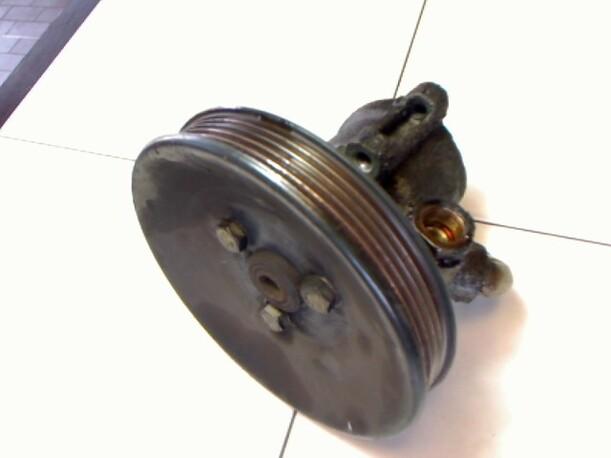 Foto: LENKGETRIEBEPUMPE eines Ford Escort Turnier