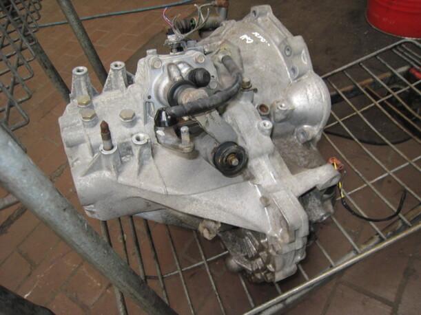 Foto: SCHALTGETRIEBE 5-GANG eines Mitsubishi Colt 1300