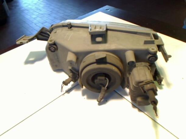 Foto: SCHEINWERFER RECHTS eines Fiat Punto 55 6 Speed