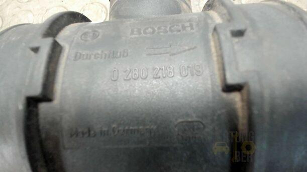 Foto: LUFTMASSENMESSER BOSCH eines Alfa Romeo 146 1.6 Club