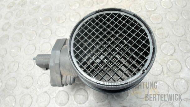 Foto: LUFTMASSENMESSER BOSCH eines Alfa Romeo 146 1.6 Club