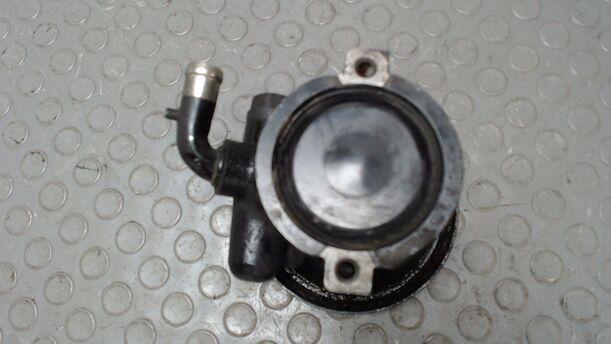 Foto: PUMPE  SERVOLENKUNG eines Fiat Multipla JTD 105