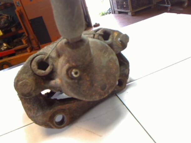 Foto: BREMSSATTEL VORNLINKS eines Renault Espace