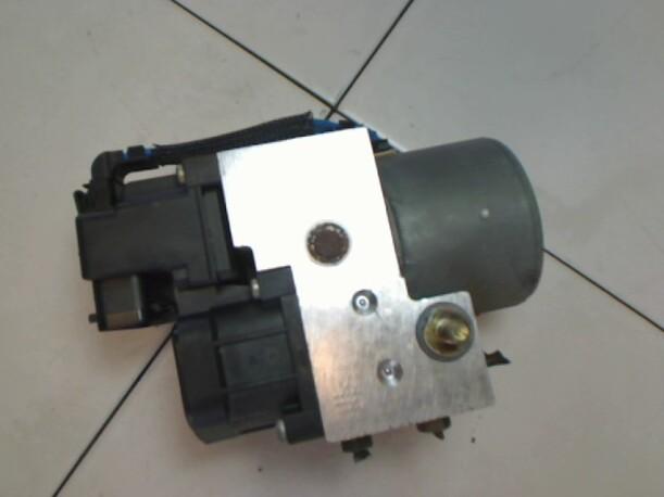 Foto: HAUPTBREMSAGGREGAT ABS eines Nissan Micra 1.0