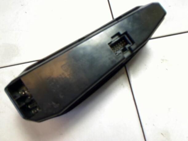 Foto: SCHALTER FENSTERHEBER eines Hyundai Coupe 2.0